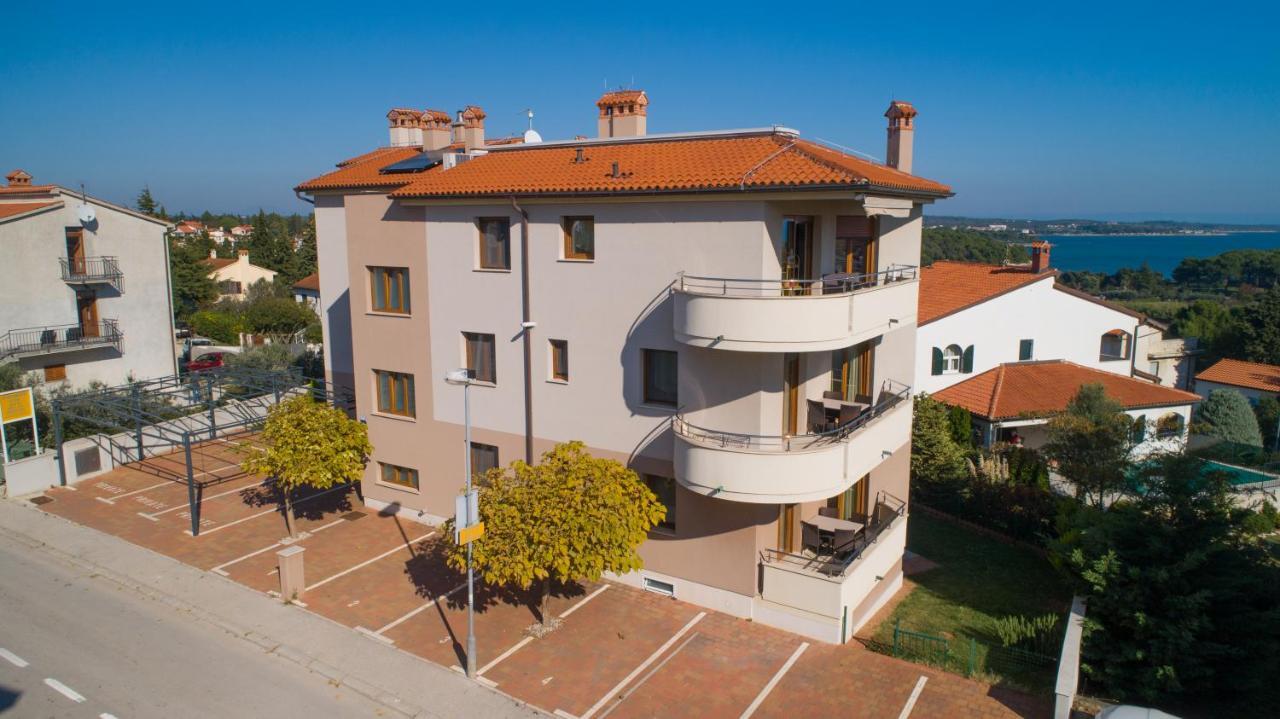 Apartments Oliva Premantura Exterior foto